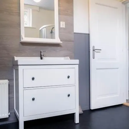 Vakantiebungalow * Limmen